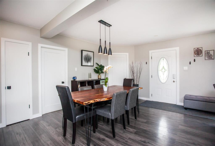 19 Blue Heron, 5 Bedrooms Bedrooms, 10 Rooms Rooms,2 BathroomsBathrooms,Residential,For Sale,Blue Heron