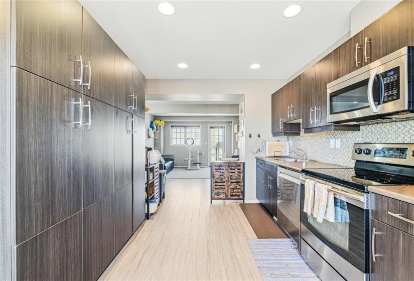 20 Ancaster, 2 Bedrooms Bedrooms, 8 Rooms Rooms,1 BathroomBathrooms,Condominium,For Sale,Ancaster