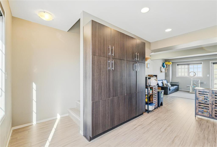 20 Ancaster, 2 Bedrooms Bedrooms, 8 Rooms Rooms,1 BathroomBathrooms,Condominium,For Sale,Ancaster
