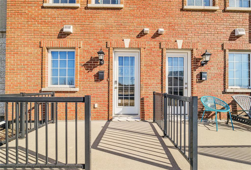 20 Ancaster, 2 Bedrooms Bedrooms, 8 Rooms Rooms,1 BathroomBathrooms,Condominium,For Sale,Ancaster