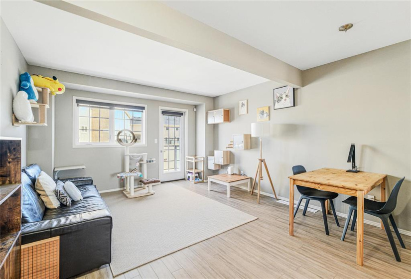 20 Ancaster, 2 Bedrooms Bedrooms, 8 Rooms Rooms,1 BathroomBathrooms,Condominium,For Sale,Ancaster