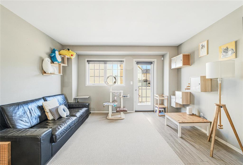 20 Ancaster, 2 Bedrooms Bedrooms, 8 Rooms Rooms,1 BathroomBathrooms,Condominium,For Sale,Ancaster