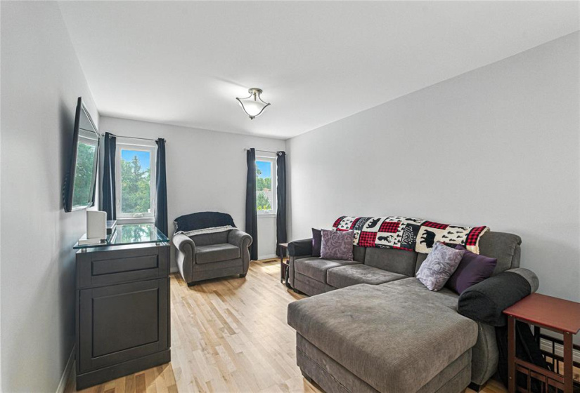 212 Goldthorpe, 3 Bedrooms Bedrooms, 9 Rooms Rooms,2 BathroomsBathrooms,Residential,For Sale,Goldthorpe