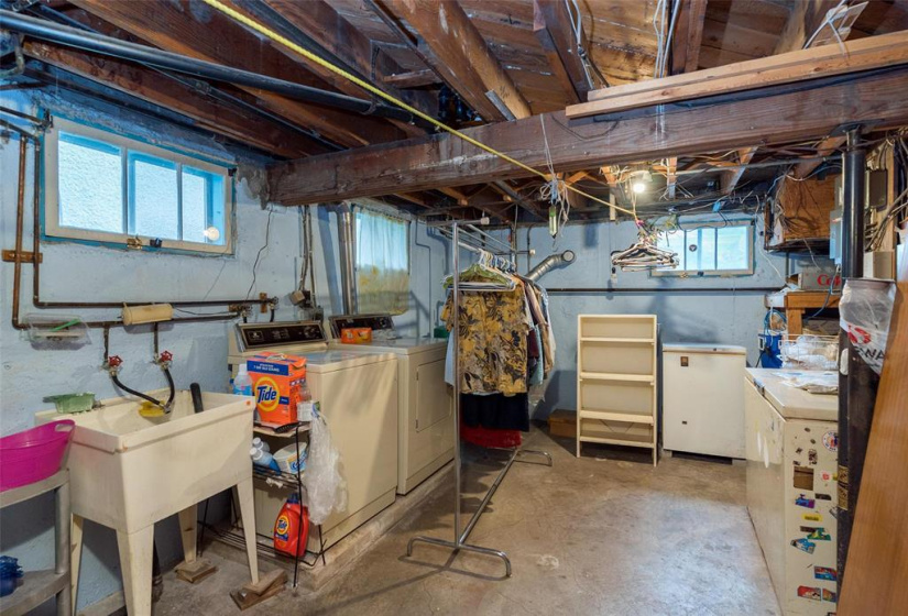 322 Lockwood, 3 Bedrooms Bedrooms, 7 Rooms Rooms,1 BathroomBathrooms,Residential,For Sale,Lockwood
