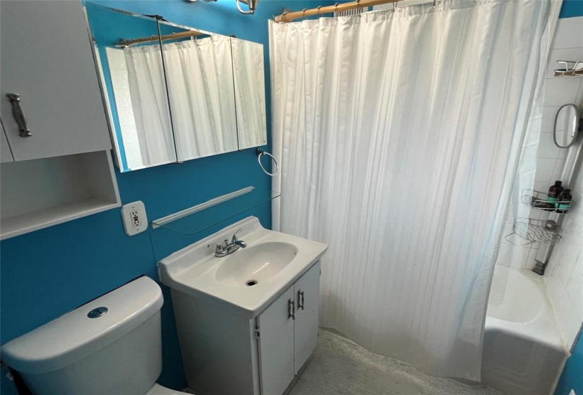 6 Bernier, 2 Bedrooms Bedrooms, 11 Rooms Rooms,2 BathroomsBathrooms,Residential,For Sale,Bernier