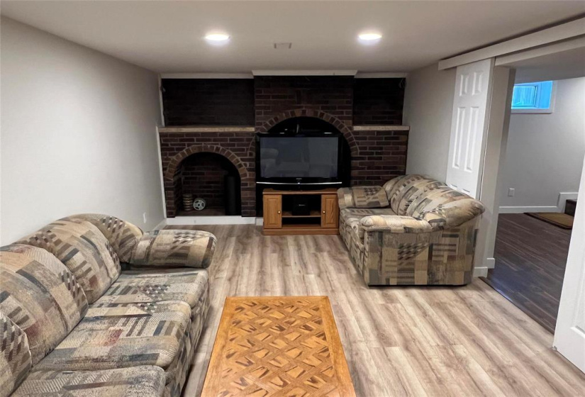 6 Bernier, 2 Bedrooms Bedrooms, 11 Rooms Rooms,2 BathroomsBathrooms,Residential,For Sale,Bernier