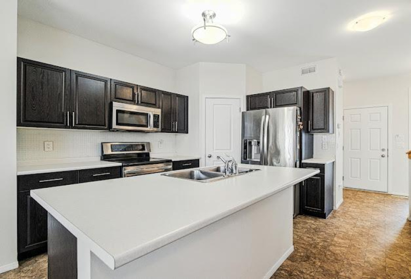 59 Lark Ridge, 3 Bedrooms Bedrooms, 10 Rooms Rooms,1 BathroomBathrooms,Residential,For Sale,Lark Ridge