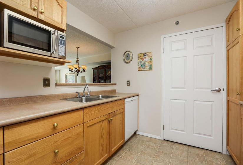 500 Tache, 2 Bedrooms Bedrooms, 8 Rooms Rooms,2 BathroomsBathrooms,Condominium,For Sale,Tache