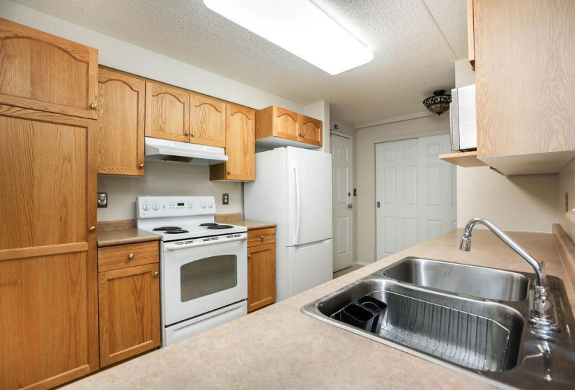 500 Tache, 2 Bedrooms Bedrooms, 8 Rooms Rooms,2 BathroomsBathrooms,Condominium,For Sale,Tache