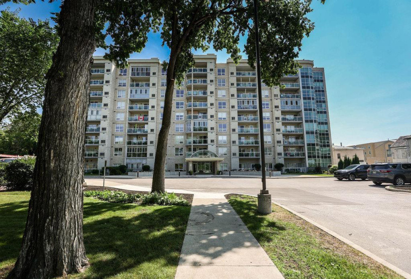 500 Tache, 2 Bedrooms Bedrooms, 8 Rooms Rooms,2 BathroomsBathrooms,Condominium,For Sale,Tache