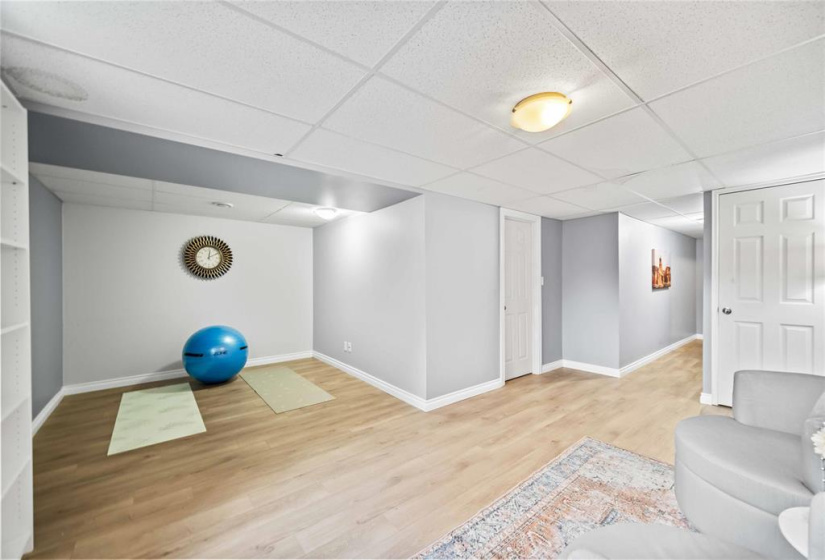 5 LANDSBURY, 3 Bedrooms Bedrooms, 8 Rooms Rooms,1 BathroomBathrooms,Residential,For Sale,LANDSBURY