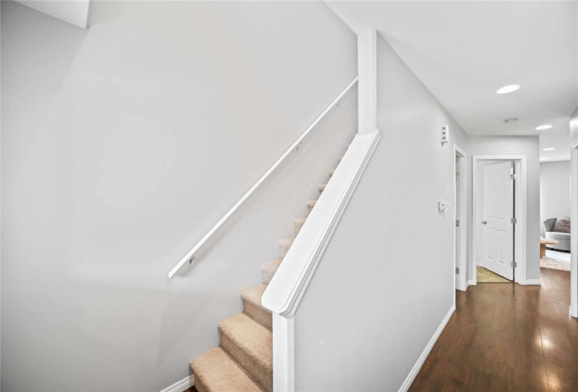 5 LANDSBURY, 3 Bedrooms Bedrooms, 8 Rooms Rooms,1 BathroomBathrooms,Residential,For Sale,LANDSBURY