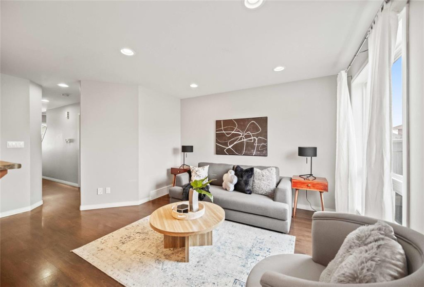 5 LANDSBURY, 3 Bedrooms Bedrooms, 8 Rooms Rooms,1 BathroomBathrooms,Residential,For Sale,LANDSBURY
