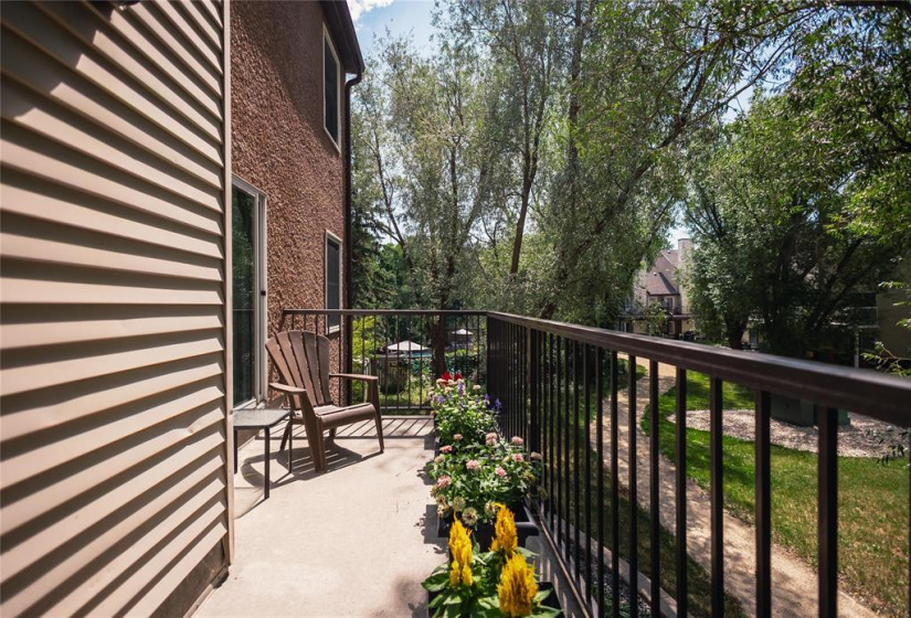 610 Kenaston, 2 Bedrooms Bedrooms, 10 Rooms Rooms,1 BathroomBathrooms,Condominium,For Sale,Kenaston