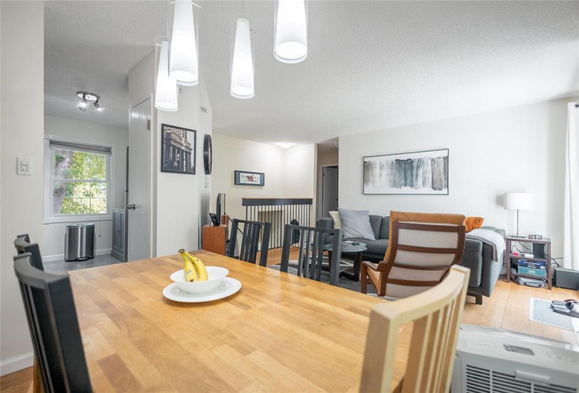 610 Kenaston, 2 Bedrooms Bedrooms, 10 Rooms Rooms,1 BathroomBathrooms,Condominium,For Sale,Kenaston