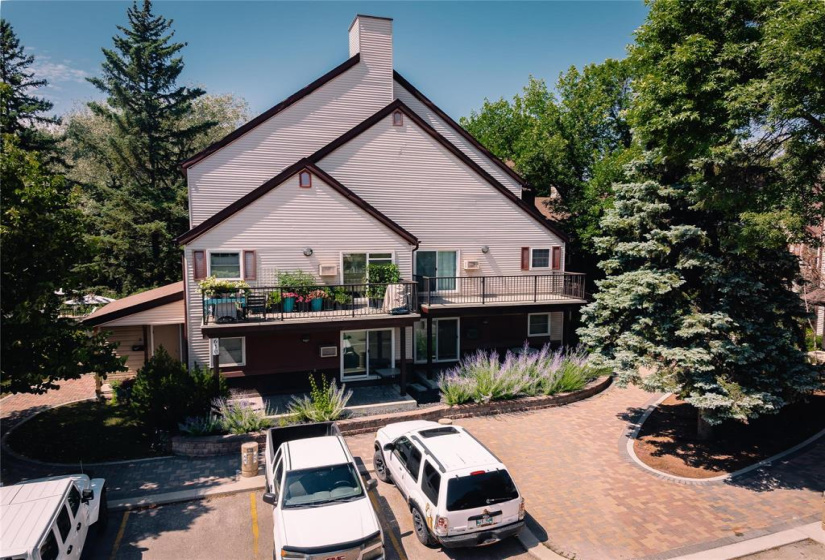 610 Kenaston, 2 Bedrooms Bedrooms, 10 Rooms Rooms,1 BathroomBathrooms,Condominium,For Sale,Kenaston