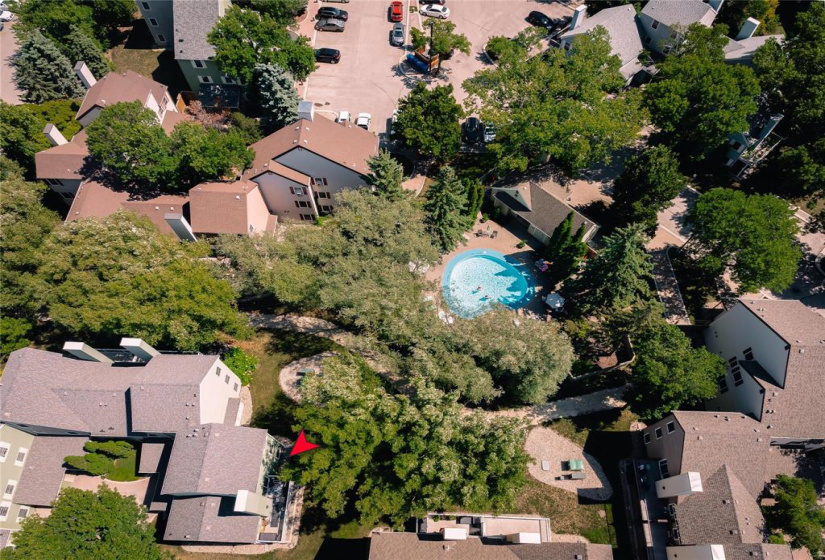 610 Kenaston, 2 Bedrooms Bedrooms, 10 Rooms Rooms,1 BathroomBathrooms,Condominium,For Sale,Kenaston