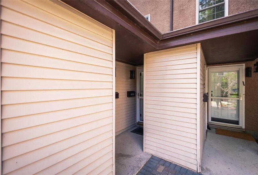 610 Kenaston, 2 Bedrooms Bedrooms, 10 Rooms Rooms,1 BathroomBathrooms,Condominium,For Sale,Kenaston