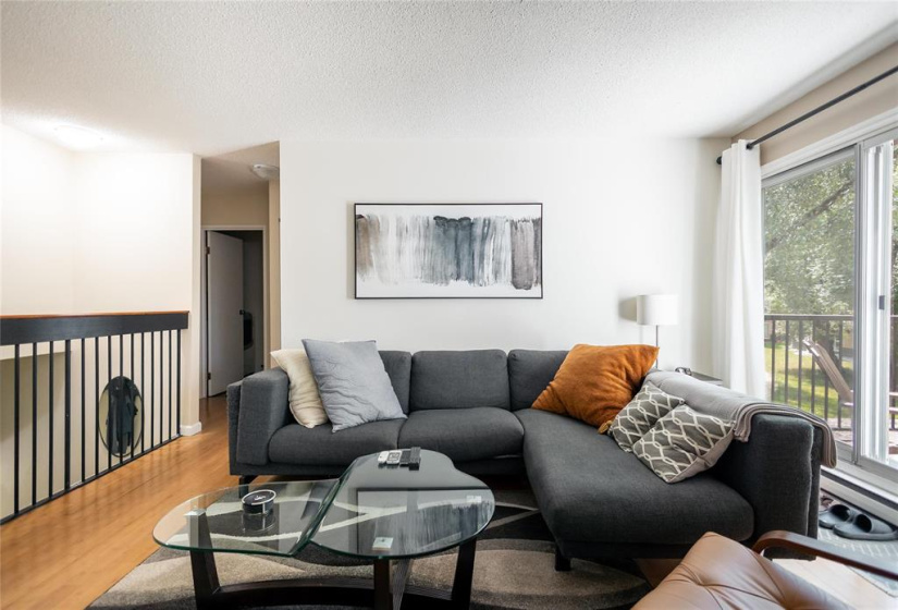610 Kenaston, 2 Bedrooms Bedrooms, 10 Rooms Rooms,1 BathroomBathrooms,Condominium,For Sale,Kenaston