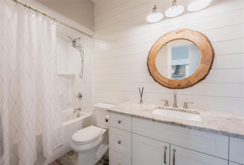 Main floor 4 pce bathroom