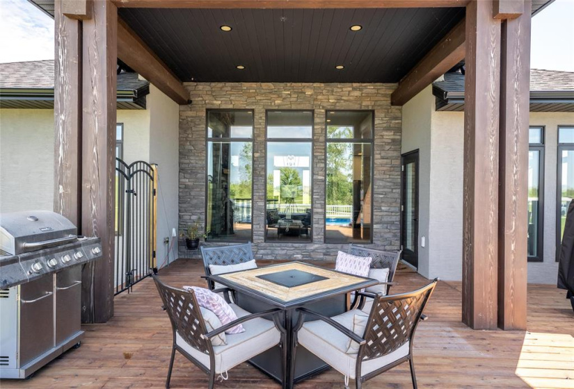 Outdoor entertaining space