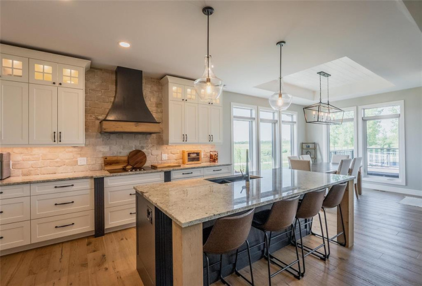 Custom range hood
