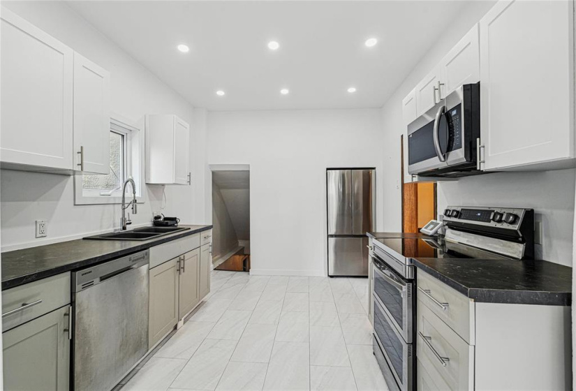 710 Strathcona, 3 Bedrooms Bedrooms, 13 Rooms Rooms,2 BathroomsBathrooms,Residential,For Sale,Strathcona