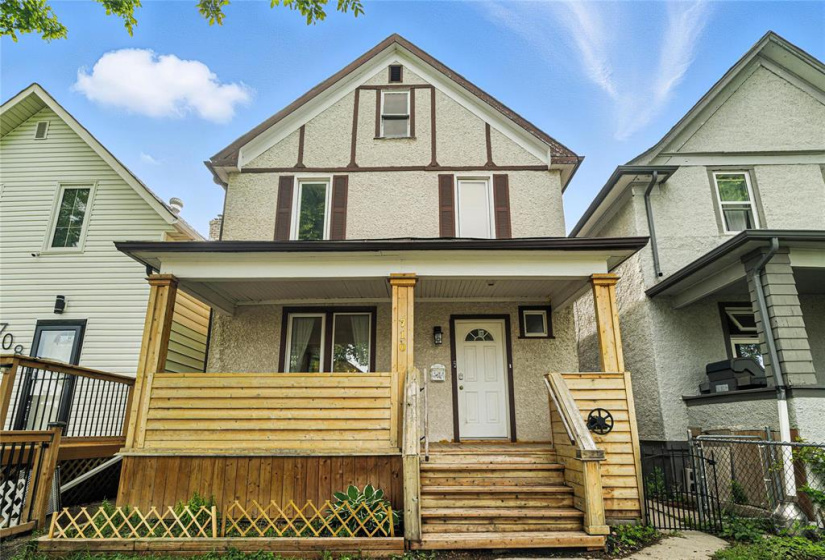 710 Strathcona, 3 Bedrooms Bedrooms, 13 Rooms Rooms,2 BathroomsBathrooms,Residential,For Sale,Strathcona