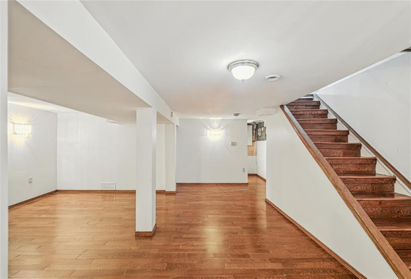 710 Strathcona, 3 Bedrooms Bedrooms, 13 Rooms Rooms,2 BathroomsBathrooms,Residential,For Sale,Strathcona