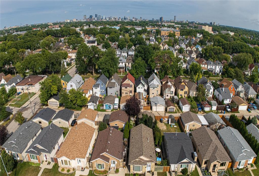 710 Strathcona, 3 Bedrooms Bedrooms, 13 Rooms Rooms,2 BathroomsBathrooms,Residential,For Sale,Strathcona