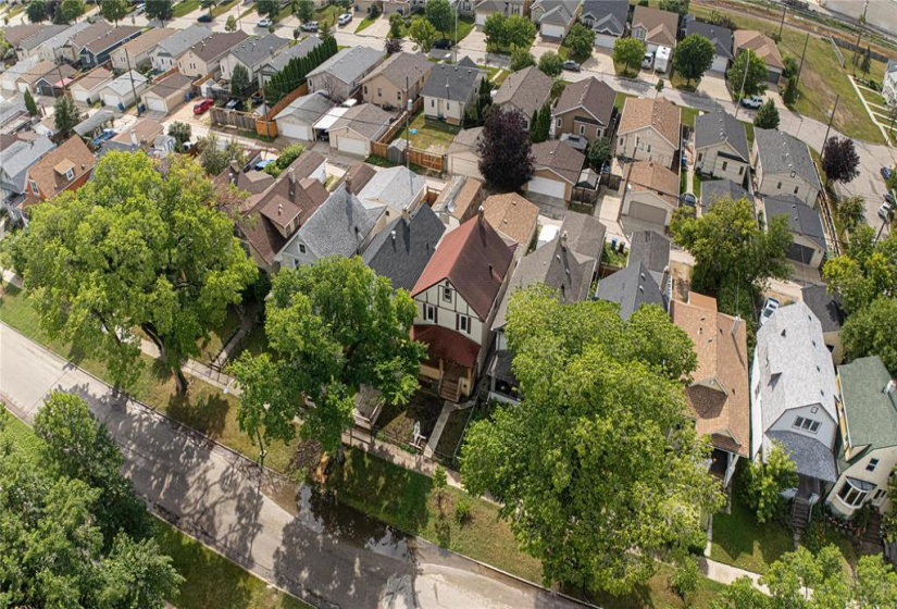 710 Strathcona, 3 Bedrooms Bedrooms, 13 Rooms Rooms,2 BathroomsBathrooms,Residential,For Sale,Strathcona