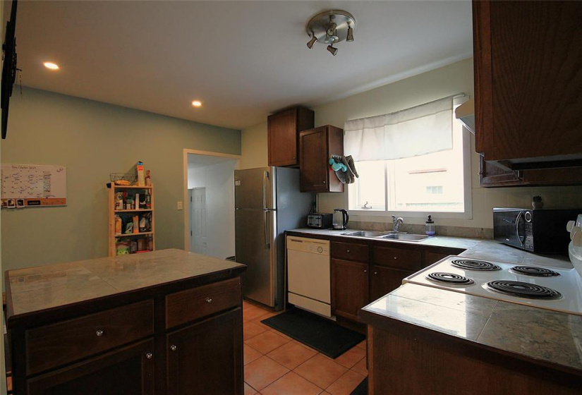 118 Villeneuve, 3 Bedrooms Bedrooms, 7 Rooms Rooms,1 BathroomBathrooms,Residential,For Sale,Villeneuve
