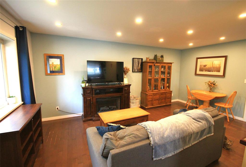 118 Villeneuve, 3 Bedrooms Bedrooms, 7 Rooms Rooms,1 BathroomBathrooms,Residential,For Sale,Villeneuve