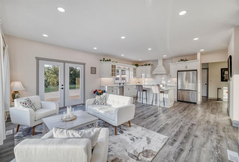68009 2E, 4 Bedrooms Bedrooms, 11 Rooms Rooms,2 BathroomsBathrooms,Residential,For Sale,2E