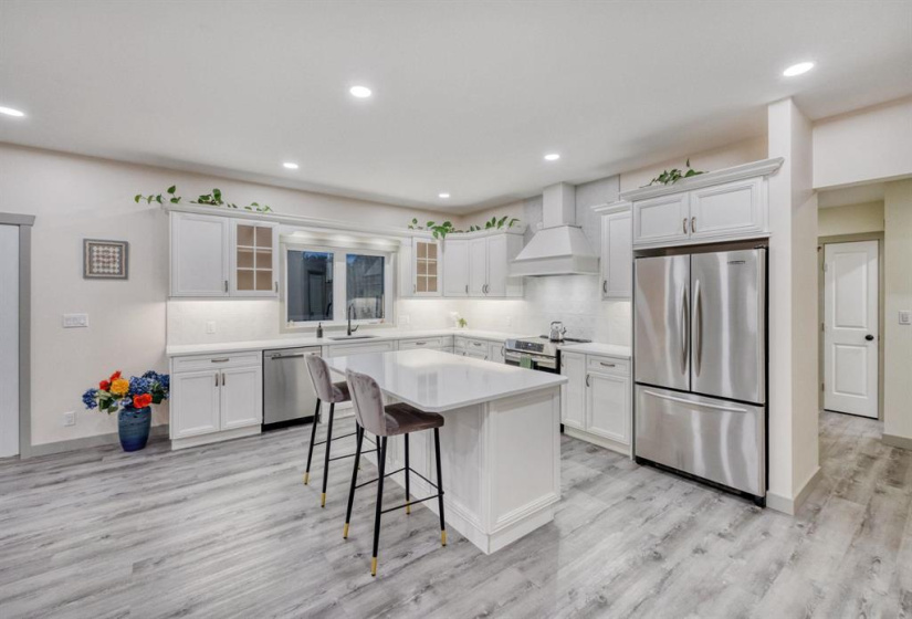 68009 2E, 4 Bedrooms Bedrooms, 11 Rooms Rooms,2 BathroomsBathrooms,Residential,For Sale,2E