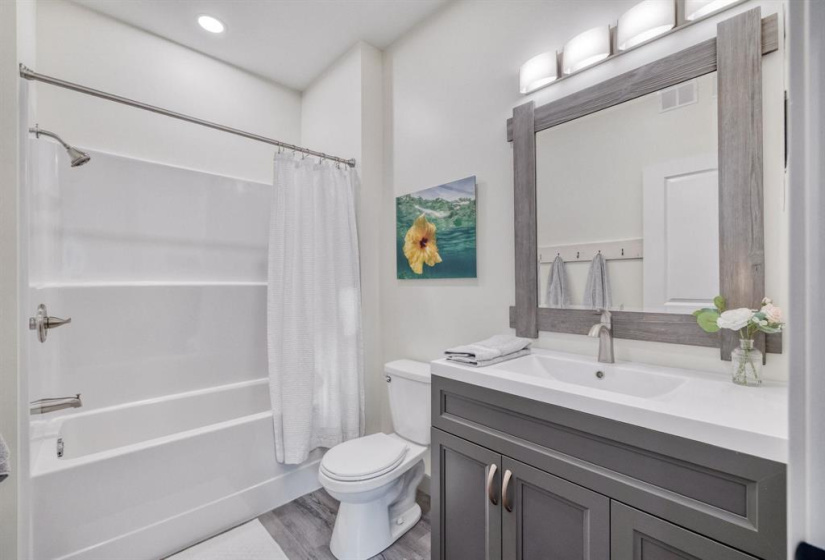 68009 2E, 4 Bedrooms Bedrooms, 11 Rooms Rooms,2 BathroomsBathrooms,Residential,For Sale,2E