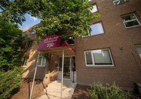 550 Corydon, 1 Bedroom Bedrooms, 4 Rooms Rooms,1 BathroomBathrooms,Condominium,For Sale,Corydon