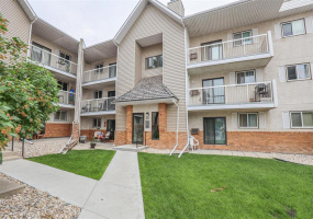 90 Plaza, 2 Bedrooms Bedrooms, 6 Rooms Rooms,1 BathroomBathrooms,Condominium,For Sale,Plaza