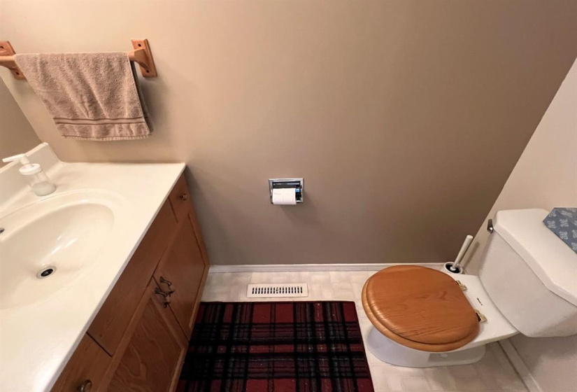 270 Lumsden, 3 Bedrooms Bedrooms, 7 Rooms Rooms,1 BathroomBathrooms,Condominium,For Sale,Lumsden