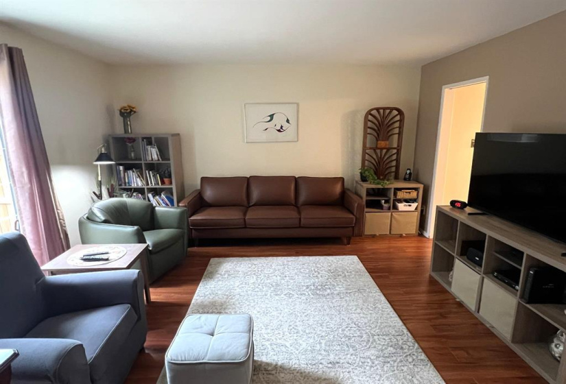 270 Lumsden, 3 Bedrooms Bedrooms, 7 Rooms Rooms,1 BathroomBathrooms,Condominium,For Sale,Lumsden