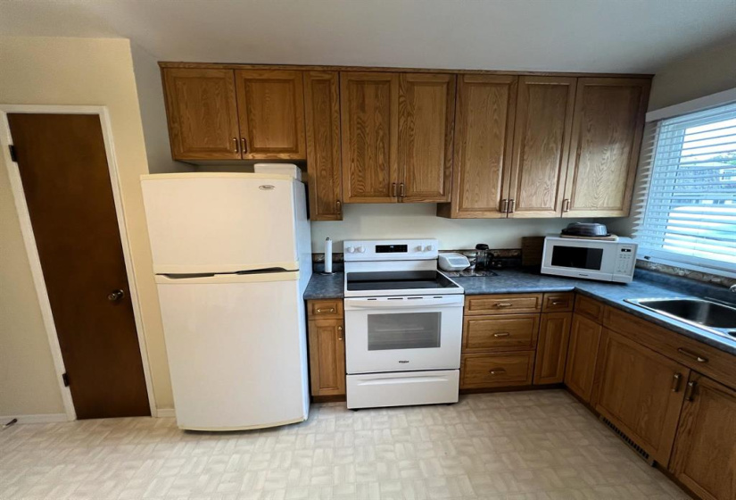 270 Lumsden, 3 Bedrooms Bedrooms, 7 Rooms Rooms,1 BathroomBathrooms,Condominium,For Sale,Lumsden