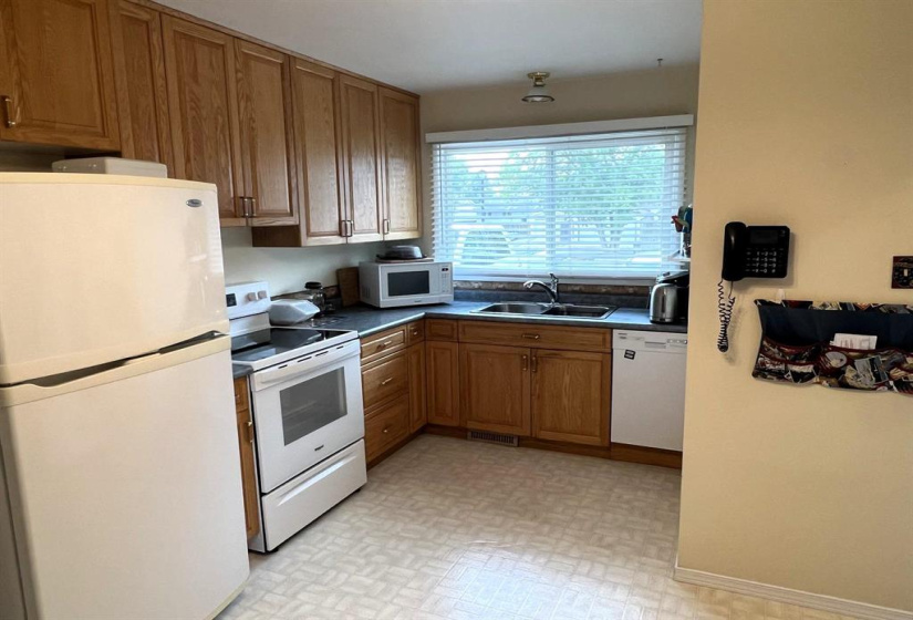 270 Lumsden, 3 Bedrooms Bedrooms, 7 Rooms Rooms,1 BathroomBathrooms,Condominium,For Sale,Lumsden