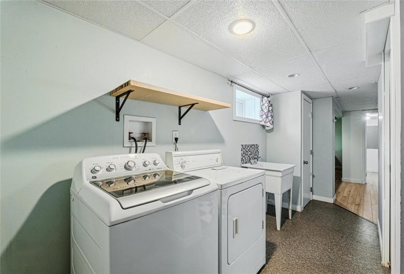 laundry room (Dryer to be replaced)