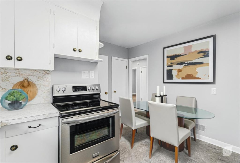 182 Hartford, 4 Bedrooms Bedrooms, 10 Rooms Rooms,1 BathroomBathrooms,Residential,For Sale,Hartford
