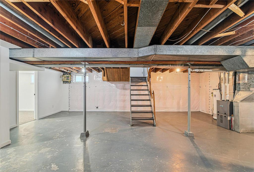 182 Hartford, 4 Bedrooms Bedrooms, 10 Rooms Rooms,1 BathroomBathrooms,Residential,For Sale,Hartford