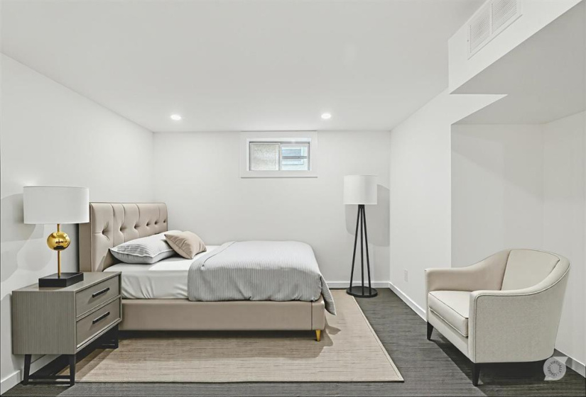 182 Hartford, 4 Bedrooms Bedrooms, 10 Rooms Rooms,1 BathroomBathrooms,Residential,For Sale,Hartford