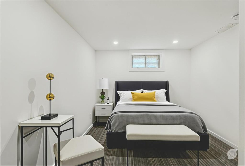 182 Hartford, 4 Bedrooms Bedrooms, 10 Rooms Rooms,1 BathroomBathrooms,Residential,For Sale,Hartford