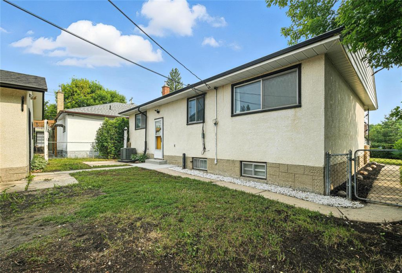 182 Hartford, 4 Bedrooms Bedrooms, 10 Rooms Rooms,1 BathroomBathrooms,Residential,For Sale,Hartford