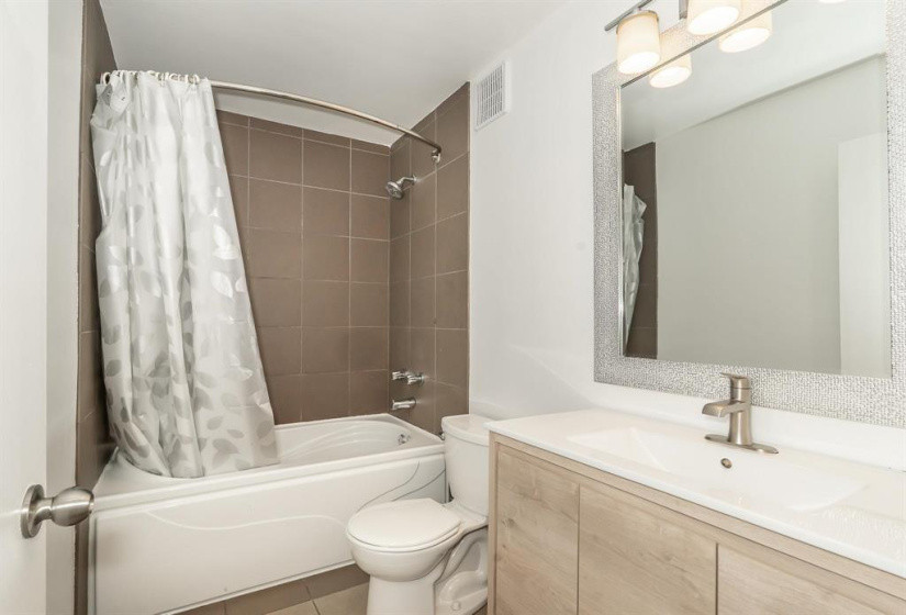 82 Sundial, 3 Bedrooms Bedrooms, 8 Rooms Rooms,2 BathroomsBathrooms,Residential,For Sale,Sundial