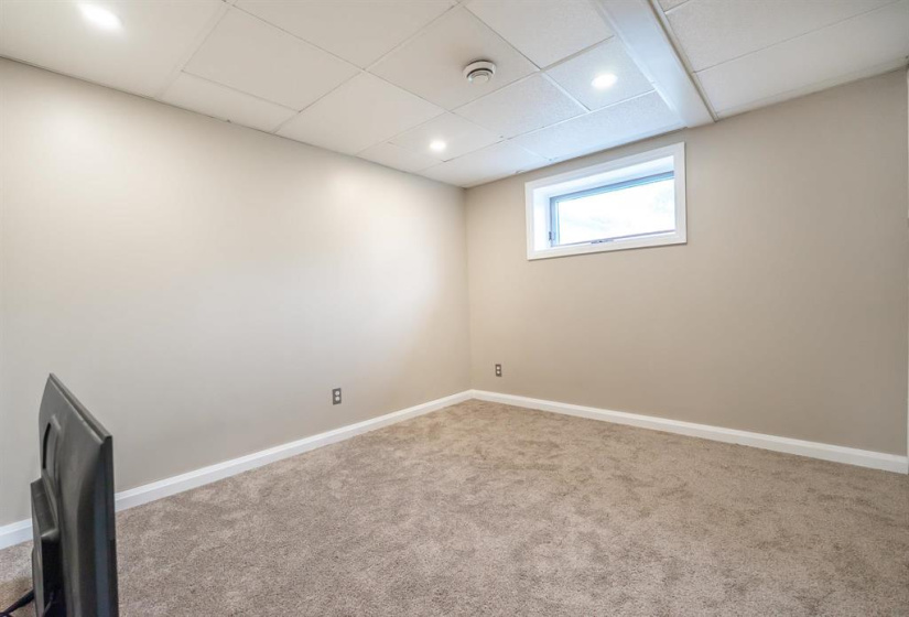 82 Sundial, 3 Bedrooms Bedrooms, 8 Rooms Rooms,2 BathroomsBathrooms,Residential,For Sale,Sundial